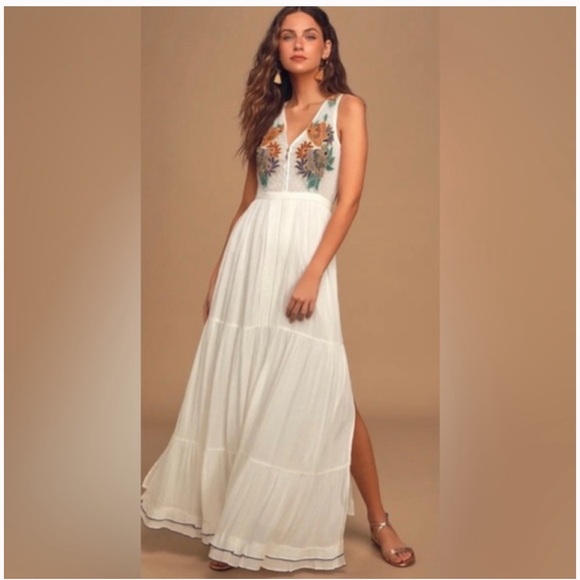 NWT LuLus Ticket to paradise white embroidered Maxi dress size XSmall - Picture 2 of 8